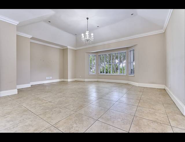 3 BEDROOM FREESTANDING FOR SALE IN WATERFALL VALLEY MATURE LIFESTYLE ESTATE